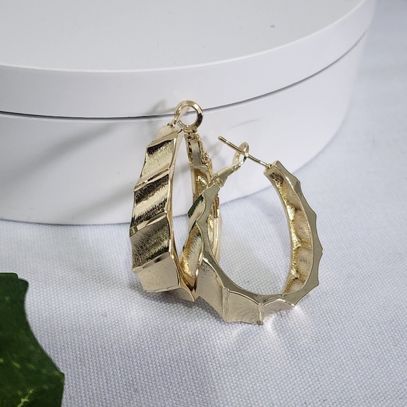 18k Gold Filled Chunky Oval Hoop Earrings New - Picture 3 of 8